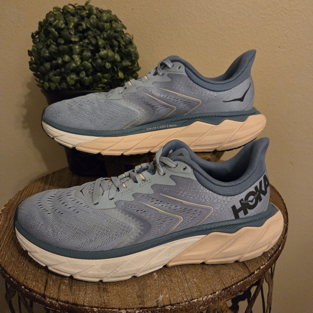 HOKA ONE ONE Arahi 5 Blue Fog Maxium Cushion Running Shoes Women's Size 8.5
